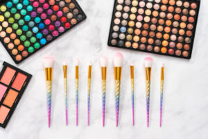 Understanding Different Types of Highlighters: Powder, Cream, and Liquid Formulas