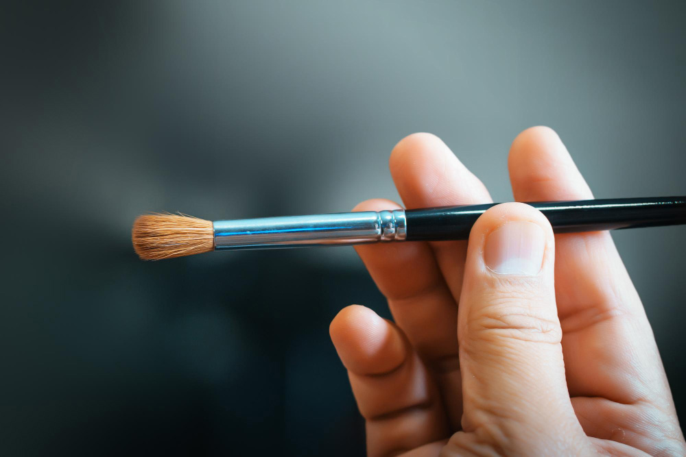 Choosing the Right Highlighter Brush: Tools That Make Application a Breeze