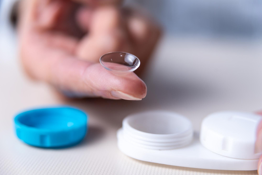 Best Contact Lenses in the UAE & Dubai: Top Picks for All-Day Comfort