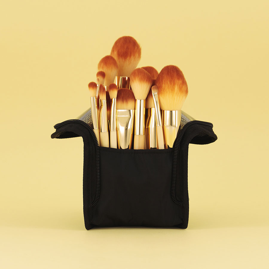 All-in bag - contains 18 of the best makeup brushes of the gomar bamboo makeup brush collection